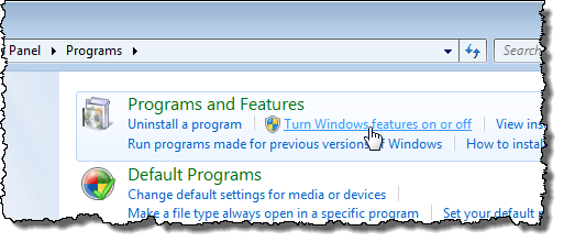 En cliquant sur Activer ou désactiver des fonctionnalités Windows dans Windows 7